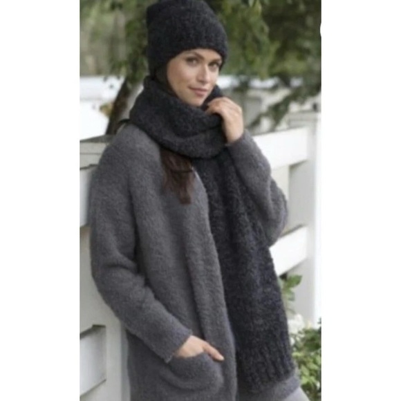 New! Barefoot Dreams Women’s Beanie and Scarf Gift Set CozyChic  Slate Blue - Picture 5 of 5